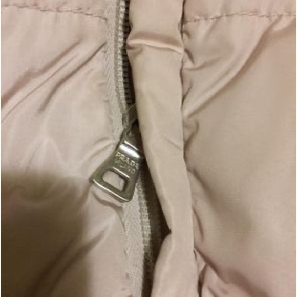 Authentic Prada puffer size small - Picture 6 of 6